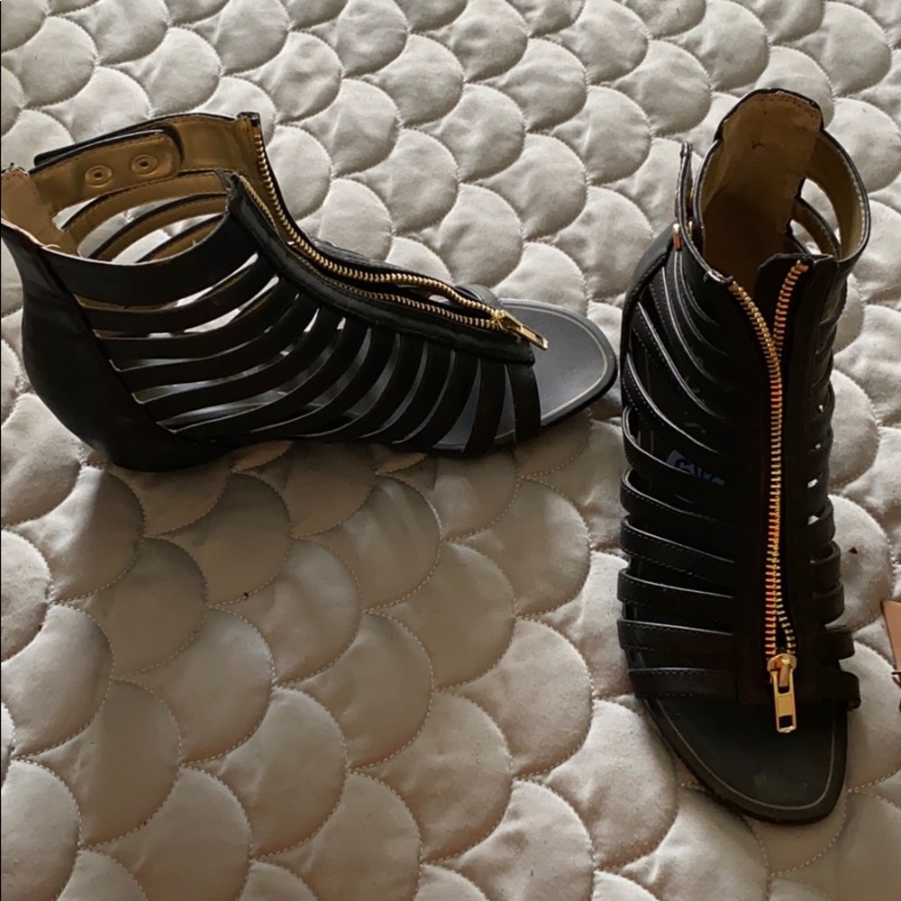 Black gladiator sandals